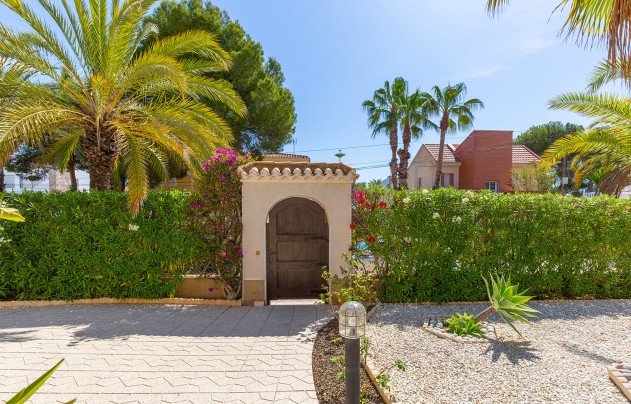 Resale - Villa - Orihuela Costa - Cabo Roig