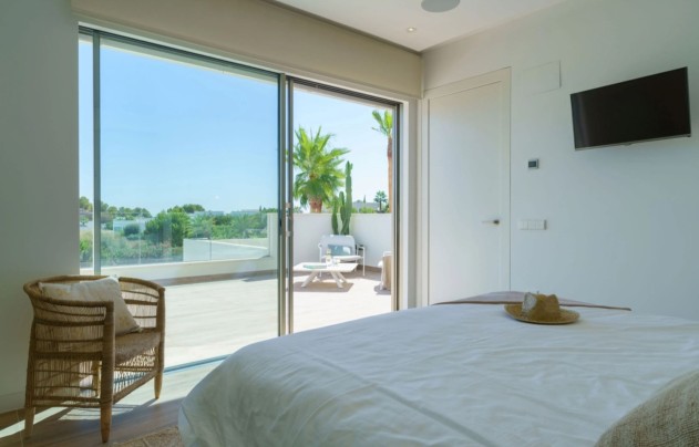 Resale - Villa - Orihuela Costa - Campos de Golf