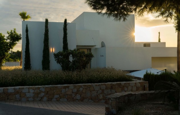 Resale - Villa - Orihuela Costa - Campos de Golf