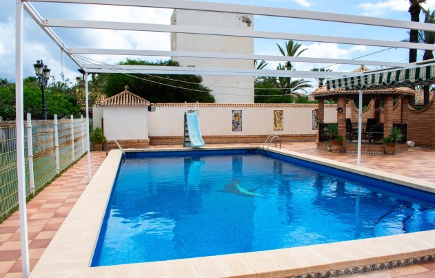 Revente - Villa - Orihuela Costa - MUY CERCA DE LA PLAYA