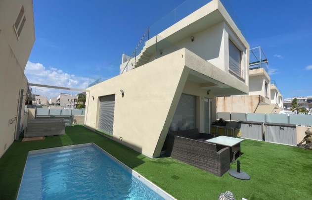 Resale - Villa - Orihuela Costa - Mil Palmeras