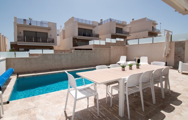 Herverkoop - Villa - Orihuela Costa - Villamartín