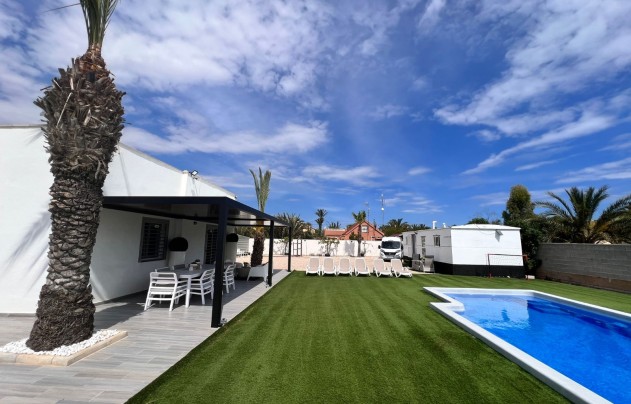Resale - 5. Finca / Country Property - Elche - La Marina