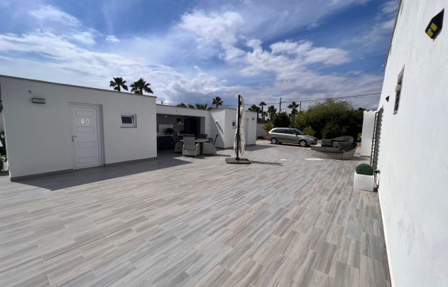 Resale - 5. Finca / Country Property - Elche - La Marina