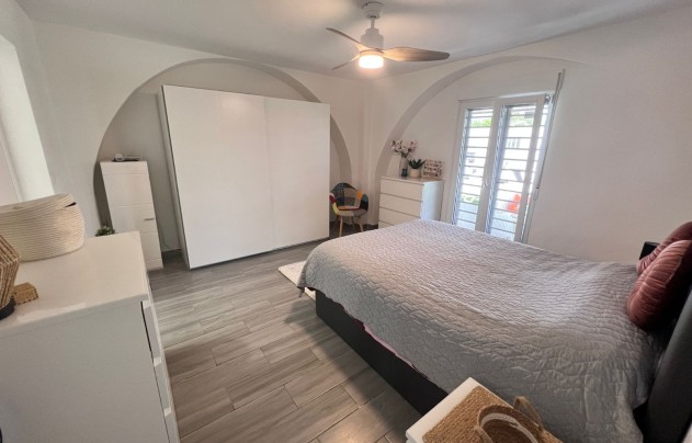 Resale - 5. Finca / Country Property - Elche - La Marina