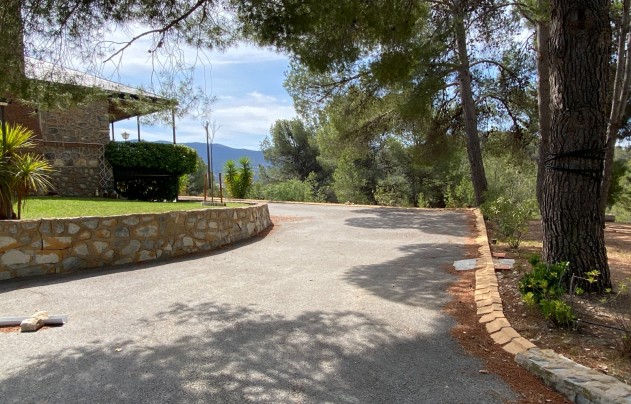 Resale - Villa - Sax