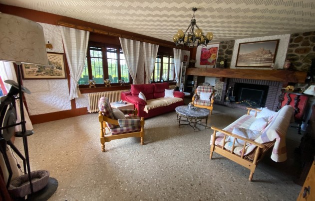 Resale - Villa - Sax