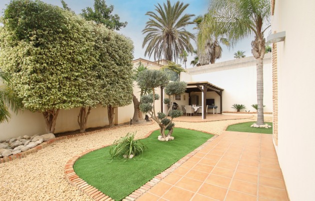 Resale - Villa - Torrevieja - Los Balcones