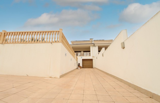 Resale - Villa - Torrevieja - Los Balcones