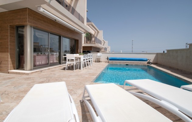 Resale - Villa - Orihuela Costa - Villamartín