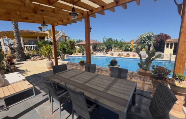 Resale - Villa - Catral