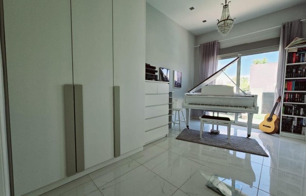 Resale - Villa - Orihuela Costa - Villamartín