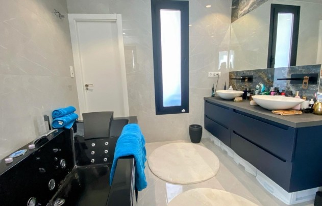 Resale - Villa - Finestrat