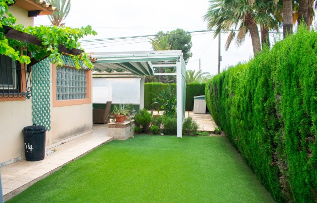 Herverkoop - Villa - Orihuela Costa - MUY CERCA DE LA PLAYA