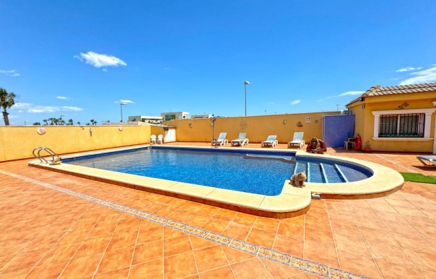 Resale - Villa - Torrevieja - Los Balcones