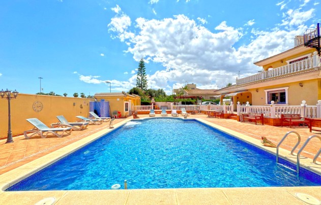 Resale - Villa - Torrevieja - Los Balcones