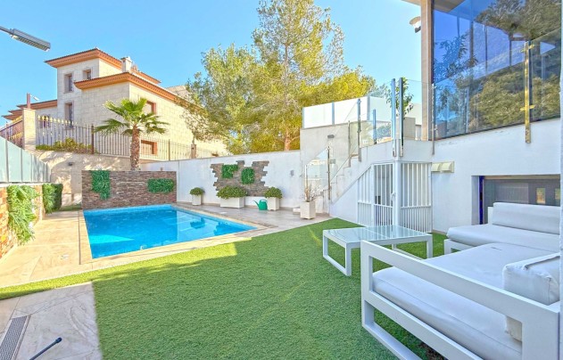 Resale - Villa - Orihuela Costa - Villamartín
