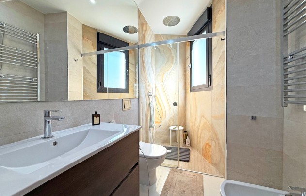 Resale - Villa - Orihuela Costa - Villamartín