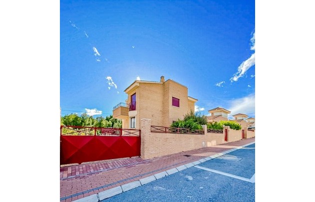 Resale - Villa - La Nucía - Monte Bello