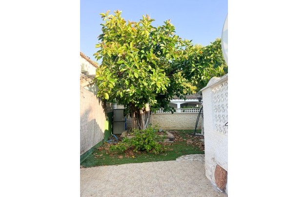 Resale - Villa - Orihuela Costa - Punta Prima