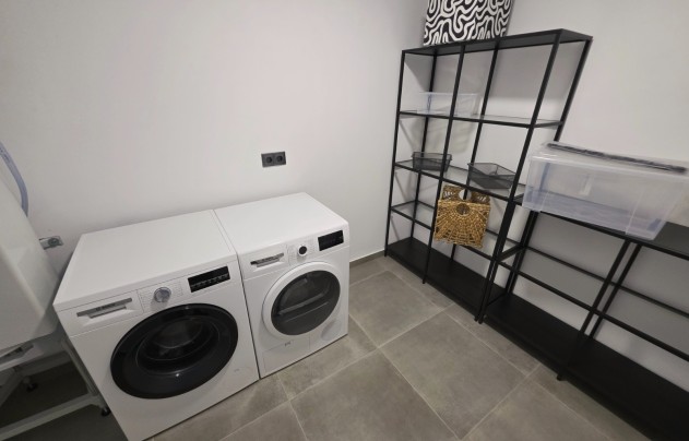 Resale - Apartment - Torrevieja - Puerto