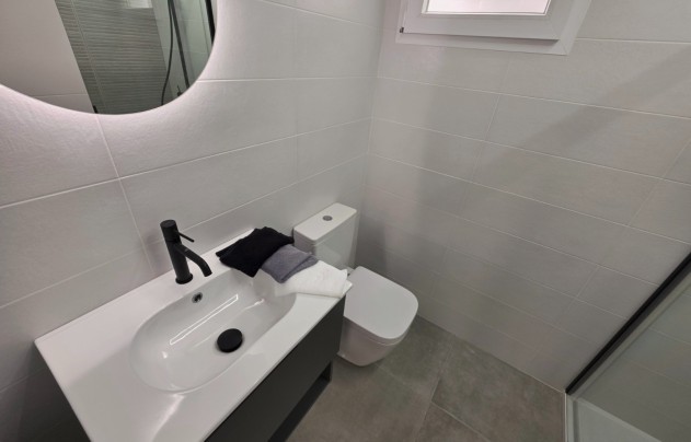 Resale - Apartment - Torrevieja - Puerto