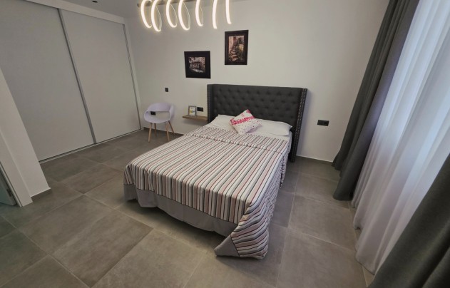 Resale - Apartment - Torrevieja - Puerto