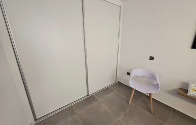 Resale - Apartment - Torrevieja - Puerto