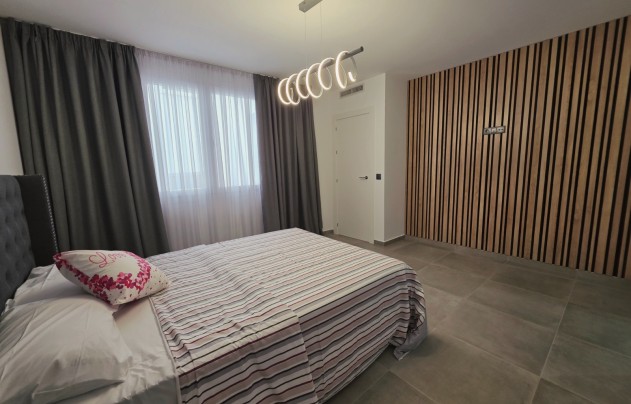 Resale - Apartment - Torrevieja - Puerto