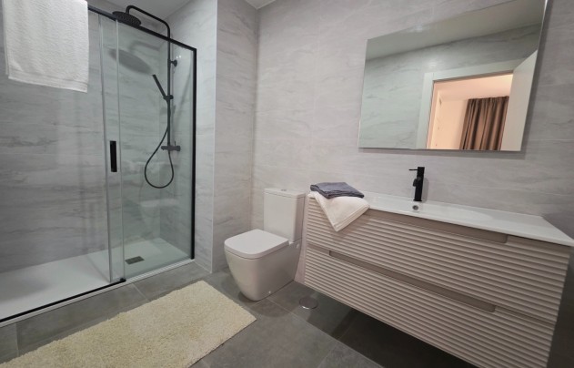 Resale - Apartment - Torrevieja - Puerto