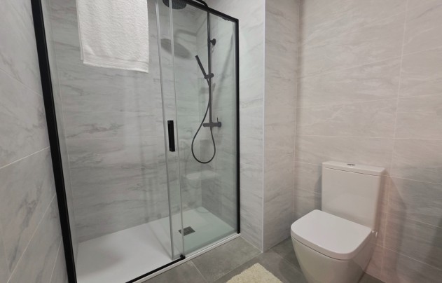 Resale - Apartment - Torrevieja - Puerto