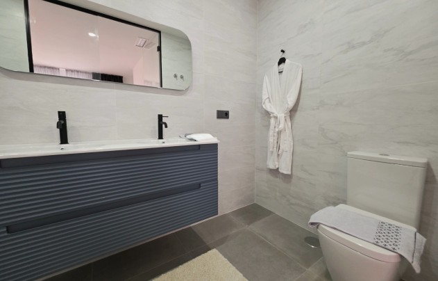 Resale - Apartment - Torrevieja - Puerto