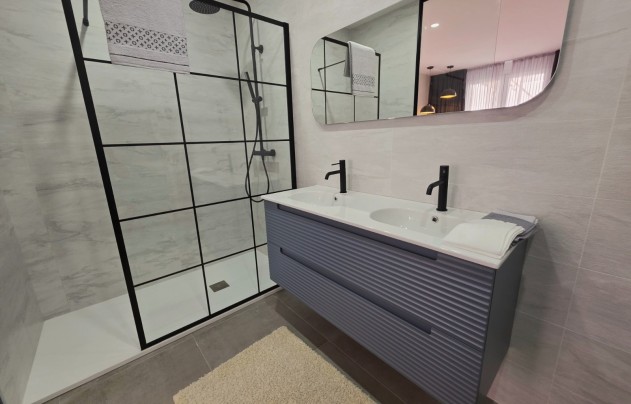 Resale - Apartment - Torrevieja - Puerto