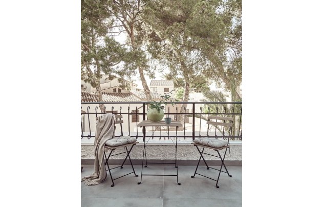 Resale - Villa - Orihuela Costa - Punta Prima