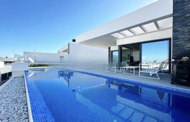 Resale - Villa - Ciudad Quesada - Altos del golf i