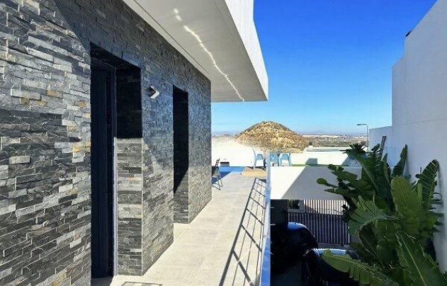 Resale - Villa - Ciudad Quesada - Altos del golf i