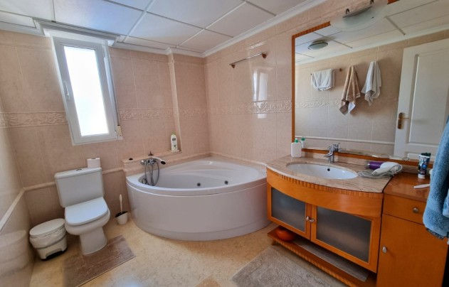 Resale - Villa - Torrevieja - La Mata