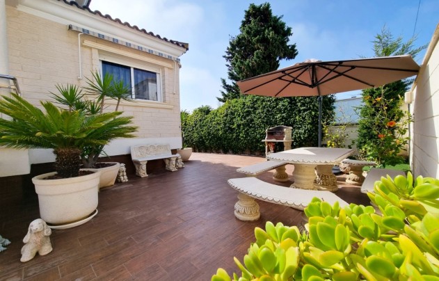Resale - Villa - Torrevieja - La Mata
